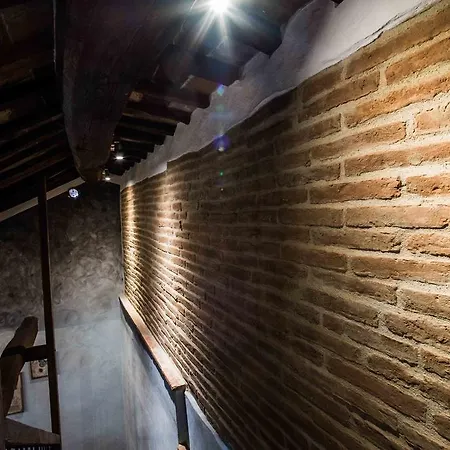 Domus Ghibellinae- Fonte Di San Benedetto Cortona