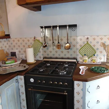 Domus Ghibellinae- Fonte Di San Benedetto Apartment *