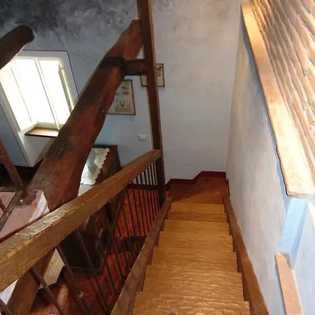 Domus Ghibellinae- Fonte Di San Benedetto Cortona