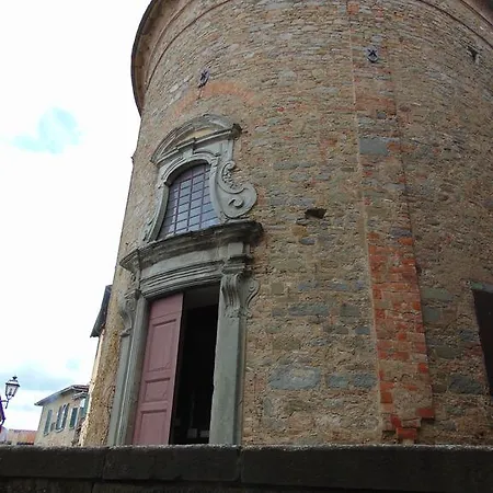 Domus Ghibellinae- Fonte Di San Benedetto קורטונה
