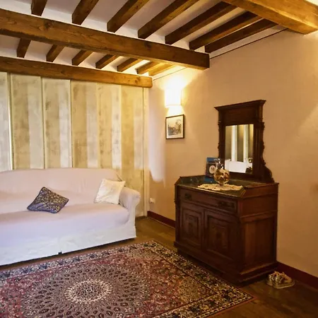 شقة Domus Ghibellinae- Fonte Di San Benedetto كورتونا