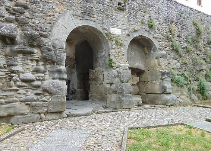 Domus Ghibellinae- Fonte Di San Benedetto