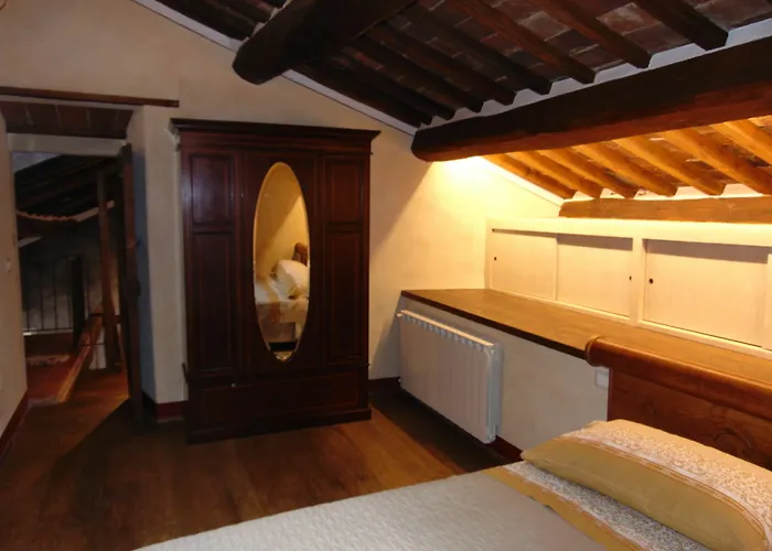 Domus Ghibellinae- Fonte Di San Benedetto 公寓